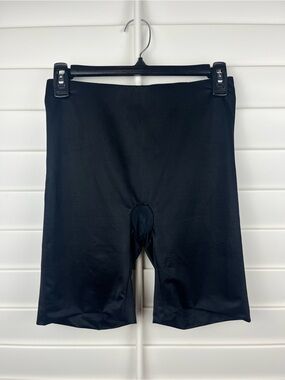 SPANX Black BIKER Shorts - Supportive Compression SIZE M shapewear compression